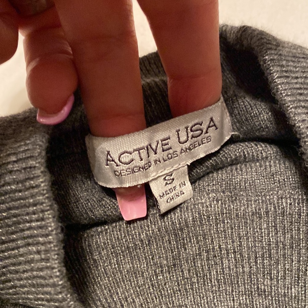 Gray Top by Active USA | Size Small - Picture 3 of 4